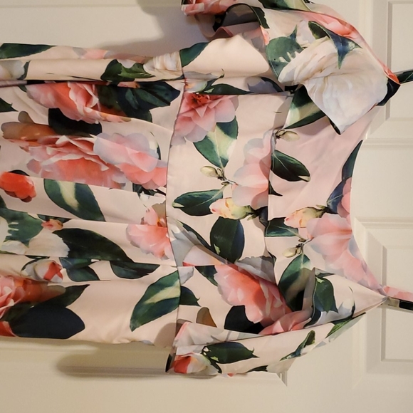 Gorgeous pink floral off the shoulder dress - Picture 2 of 2